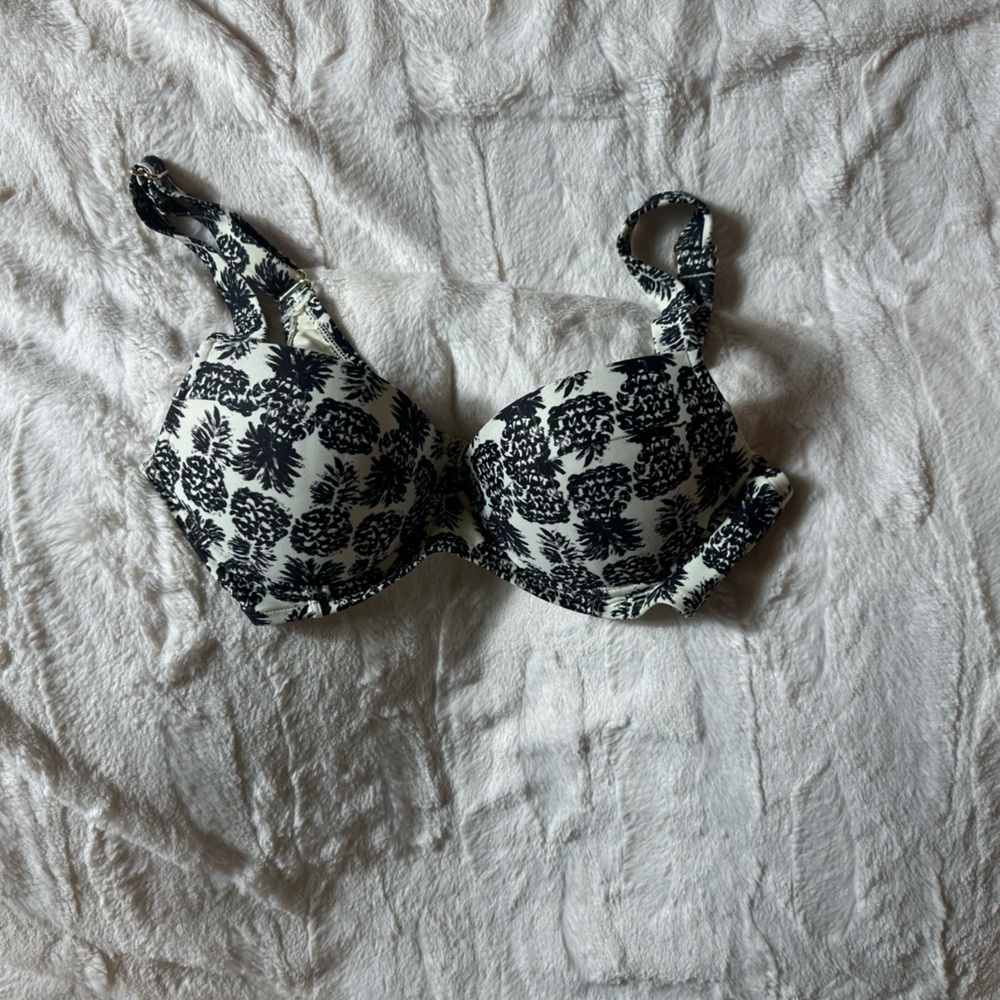 Shade & Shore Black and Cream Bikini Top